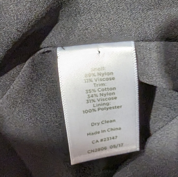 RSVP By Talbots Wmns Medium Black Sheer Blouse Swan Print Ruffle Sleeve FLAW 134 - Picture 7 of 7